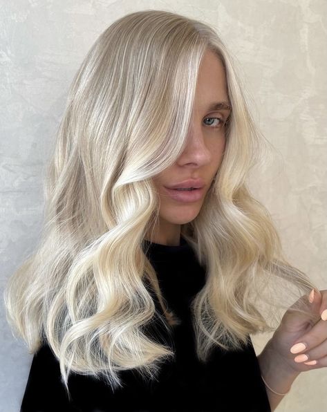 Bright Pearl Blonde Hair, Creamy Pearl Blonde Hair, Fully Blonde Hair, Creme Blonde Hair, Bright Creamy Blonde Hair, Pearl Blonde Highlights, Warm Platinum Blonde Hair, Scandi Blonde Hair, Swedish Blonde Hair