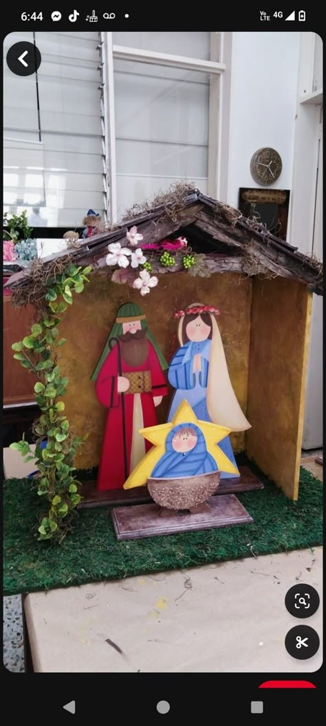 How To Make A Nativity Stable From Cardboard, Nativity Scene Decor Ideas Diy, Belen Christmas Decor Diy, Christmas Nativity Scene Diy, Christmas Crib Ideas, Nativity Scene Diy, Diy Christmas Snowflakes, Christmas Art For Kids, Church Christmas Decorations