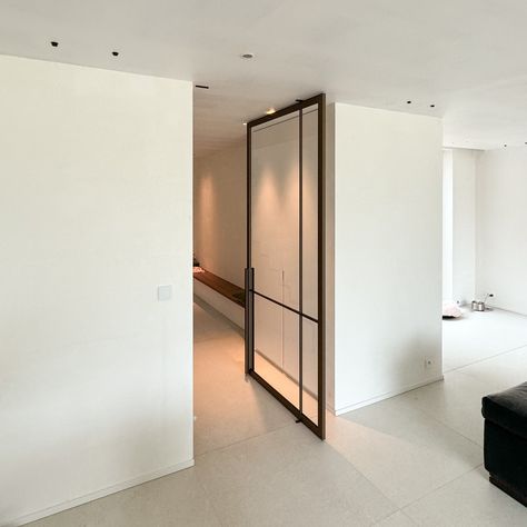 Invest in extraordinary interior doors with ANYWAYdoors. ⁠ ⁠ Discover the versatility and endless personalization of our popular #steellook collection 🤩 crafted from premium anodized aluminum for a luxurious matte finish.⁠ ⁠ 📣 Anything but ordinary⁠ 📐 Made to measure⁠ 💡 Patented technology⁠ 🏭 Made in Belgium⁠⁠ 📜 6 months price guarantee⁠ ⁠⁠⁠ All our interior doors are made with anodised aluminium.⁠ ⁠ Anodising is an electrochemical process that converts the metal surface into a decorative, du... Pivoting Door, Pivot Hinge, Pivot Door, Anodised Aluminium, Glass And Aluminium, Pivot Doors, Modern Door, Metal Surface, Aluminium Doors