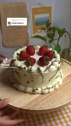 Strawberry Japanese Cake, Japanese Strawberry Shortcake, Strawberry Shortcake Recipe, Resipi Kek, Strawberry Shortcake Recipes, Shortcake Recipe, Tasty Baking, Fun Baking Recipes, Snacks Recipes