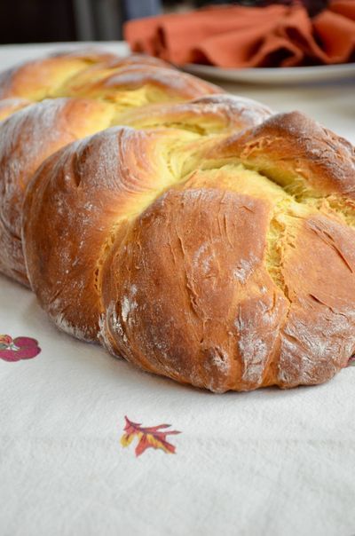 I love making bread. I’ve been making homemade bread for a couple of decades now but this is the first time I make such a challenging artisan bread. #ActiveYeast #bread #BreadFlour #Butter #Eggs #GroundCinnamon #GroundNutmeg #LemonZest #Milk #Saffron #saffron #Salt #WhiteSugar Saffron Bread, Easy Bread Dough, English Bread, Gourmet Mac And Cheese, Bread Dough Recipe, Making Bread, Rustic Bread, Bread Machine Recipes, Easy Bread