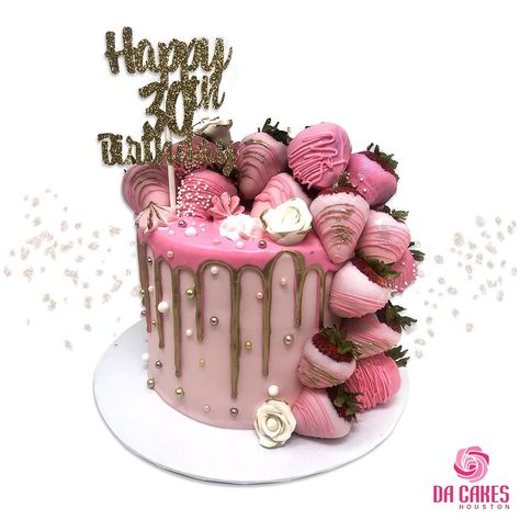 Da Cakes Houston on Instagram: “Who loves Chocolate Dipped strawberries on top of strawberry Cake? ❤️🍓🍓🍓🍓 + *I DO* Yes, we think the same. 🌝” 39th Birthday Cake, 60th Birthday Cake For Ladies, Rose Gold Cake, Simple Family Meals, 39th Birthday, Dipped Strawberries, 60th Birthday Cakes, 21st Birthday Cakes, Dream Wedding Cake