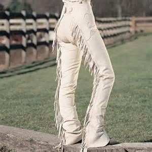 Horse Show Chaps - Bing images Space Cowgirl Costume, Mode Country, Western Chaps, Riding Chaps, Winter Mode Outfits, Looks Country, Cowgirl Costume, Rodeo Outfits, Photographie Portrait Inspiration