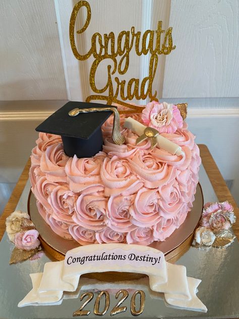 College Graduation Cake For Women, Cake Inspo For Graduation, Graduation Cakes Pink, Prom Cakes Ideas, Pink And White Graduation Cake, Prom Cake, Pink Graduation Cakes, Pink Graduation Cake Ideas, Grad Cake Ideas