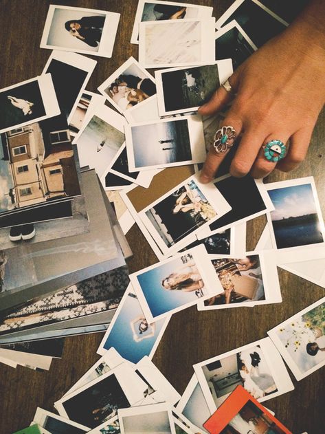 Weekend Do: Start A Photo Wall Instax Mini 8, Tumblr Pics, Polaroid Pictures, Polaroid Photos, Tumblr Photography, Foto Art, Instant Camera, Instax Mini, Photography Tips