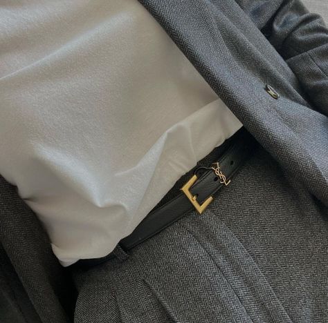 Ysl Belt Outfit, Ysl Outfit, Belts Aesthetic, Ysl Belt, Trendy Belts, Gold Outfit, Future Clothes, Better Style, Smart Casual Outfit