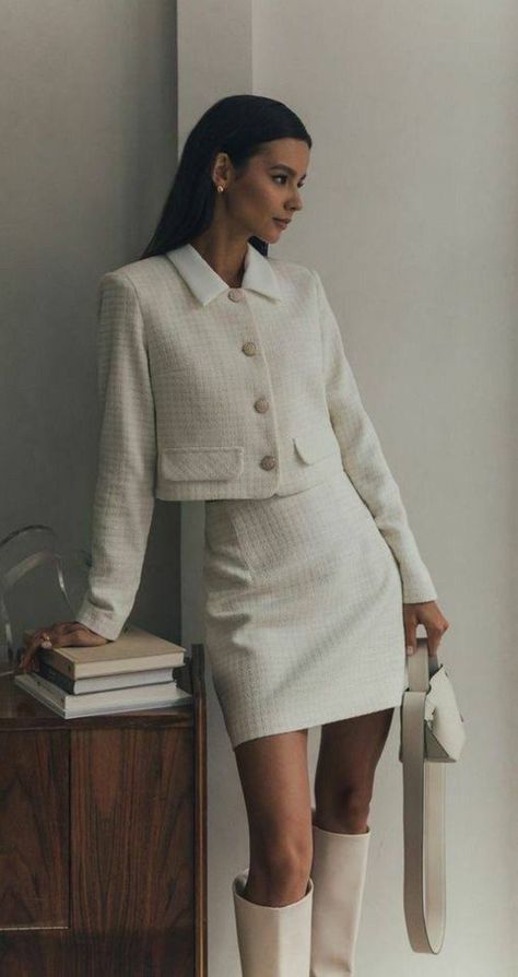 Tweed Outfit Classy, Old Money Wedding Outfit, Trader Office, A Skirt Outfit, Skirt Ideas, Denim Skirt Outfits, Stylish Skirts, Outfit Check, Your Gorgeous