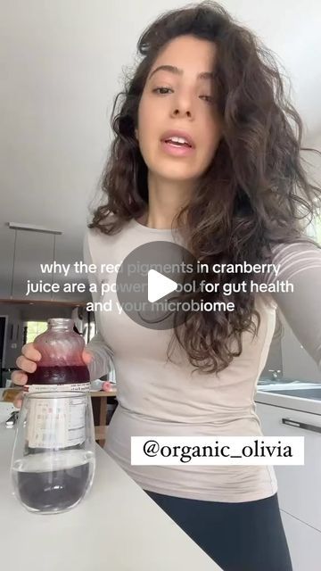 Gut Healthy Recipes & Wellness Tips! on Instagram: "Benefits of cranberry juice (anthocyanins) for gut health! 🍷 👉follow: @organic_olivia Follow for more gut health & wellness tips! #guthealth #guthealthtips #healthygut #healthylifestyle #healthyliving #nutritiontips #healthtips #wellness #reels" Benefits Of Cranberry Juice, Gut Healthy Recipes, Organic Olivia, Cranberry Juice Benefits, Cranberry Benefits, Nursing Information, Heal Yourself, Gut Microbiome, Cranberry Juice