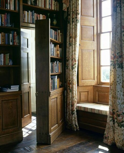 Bookshelf Door, Home Library Rooms, Library Bedroom, Hidden Spaces, English Decor, Casa Country, Home Library Design, Hidden Rooms, Secret Door