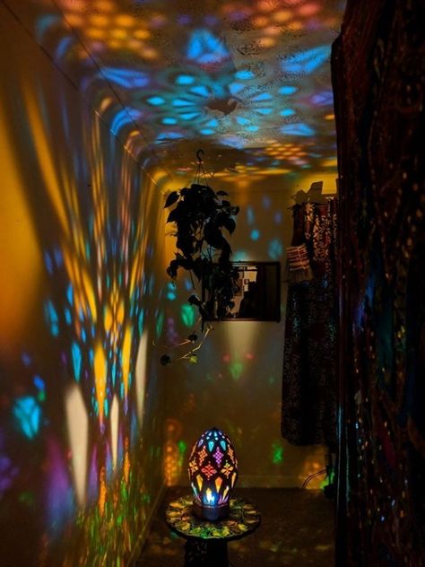 Arabian Lamp, Islamic Geometric Art, The Arabian Nights, Colour Effect, Geometric Lamp, Moroccan Lamp, Turkish Bath, Dreamy Room, Mood Light