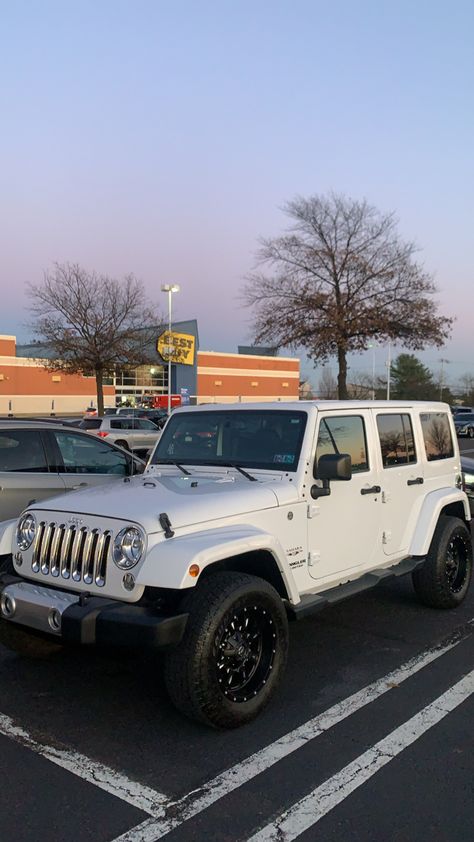 White Jeep Rubicon Aesthetic, Jeep Wrangler White Aesthetic, White Keep Wrangler Aesthetic, White Jeep Aesthetic, White Jeep Wrangler Aesthetic, Jeep Interior Aesthetic, White Jeep Wrangler Unlimited, Jeep Wrangler Aesthetic, Jeep Wrangler White