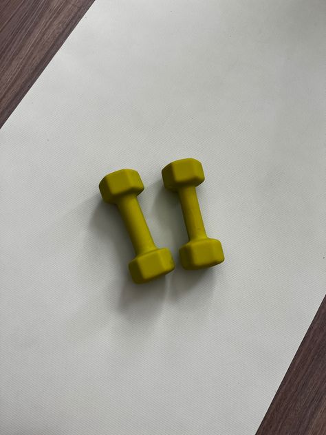 Weights working out yoga yoga mat sweat lululuemon pilates morning routine aestetic Pilates Green Aesthetic, Green Yoga Aesthetic, Asthetic Workouts Pics, Blue Yoga Aesthetic, Mat Pilates Aesthetic, Yoga Mat Aesthetic, Yoga Aesthetics, Pilates Branding, Exercise Aesthetic