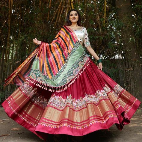 https://www.instagram.com/p/CxUvcJ_Rti0/?igshid=MzRlODBiNWFlZA== Garba Dress, Mirror Work Lehenga, Lehenga Choli For Women, Choli For Women, Cotton Lehenga, Navratri Dress, Navratri Chaniya Choli, Lengha Choli, Party Wear Lehenga