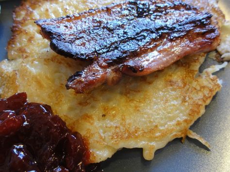 Potato Pancakes Pancakes With Bacon, Icelandic Cuisine, Finnish Cuisine, Pickled Herring, Cheese Festival, Swedish Pancakes, Potatoe Pancake Recipe, Swedish Food, Dinner Meal