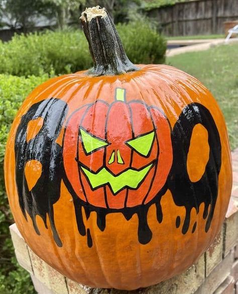 Painted pumpkins are awesome for several reasons. Firstly, they offer a creative and customizable alternative to traditional pumpkin carving, allowing people to express their artistic talents and imaginations in various ways, from intricate designs to vibrant colors. Painted pumpkins also tend to last longer than carved ones, preserving their appearance for a more extended period, making them suitable for decorations throughout the fall season. Painted Pumpkins Halloween Easy, Vampire Pumpkin Painting, Disney Pumpkin Painting, Painted Pumpkin Ideas, Halloween Pumpkin Crafts, Creative Pumpkin Painting, Creative Pumpkin Decorating, Halloween Decor Diy, Painting Pumpkins