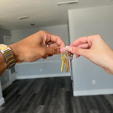 Apartment Together Couple, Couple Making Money Together, Vision Board Photos Pictures Happiness, Life Goals Pictures Dreams Inspiration, New Apartment Vision Board, Vision Board Moving, Vision Board Marriage, Couples Vision Board Ideas, Couple Vision Board