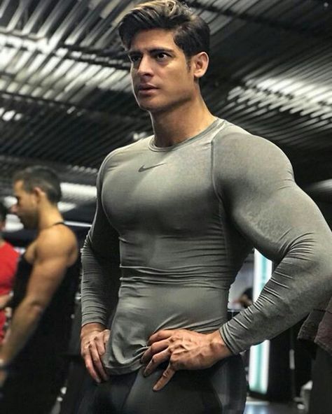 Man Pose, Men Poses, Mens Compression Pants, Bodybuilding Clothing, Compression Shirts, Compression Wear, Gym Guys, Muscle Shirt, Mens Compression