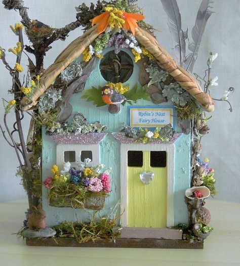 Fairy Garden Miniature Fairy House Miniature Fairy House, Dolls House Figures, Robins Nest, Homemade Bird Houses, Birdhouse Craft, Tiny Gardens, Fairy House Crafts, Bird Houses Ideas Diy, Clay Fairy House