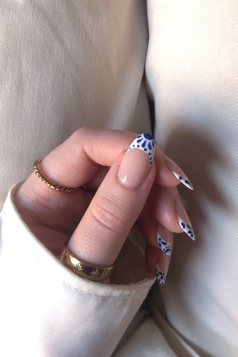 April French Tip Nails, Italy Nail Inspiration, City Nails Designs, China Inspired Nails, Artsy French Tip Nails, Europe Aesthetic Nails, Patterned French Tips, Fine China Nails Design, Italy Holiday Nails