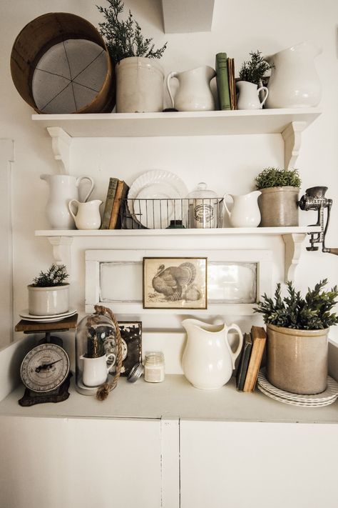 Styling Shelves, Hutch Decor, Farmhouse Shelves, Wall Shelves Design, Country Farmhouse Decor, Cool Ideas, Shelf Styling, Farmhouse Style Decorating, Shelf Design