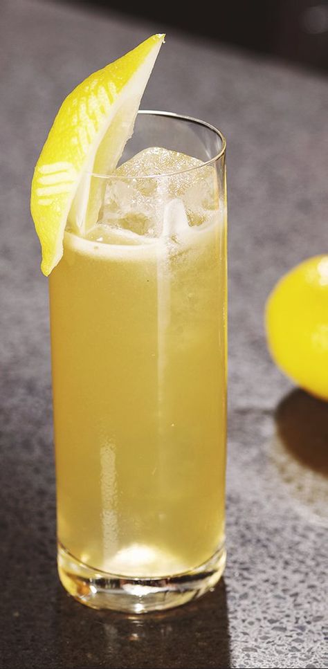 Whiskey Lemonade | Bourbon Lemonade | Bulleit Bourbon Lemonade, Rye Whiskey Cocktail, Whiskey Lemonade, Julep Recipe, Bourbon Recipes, Whiskey Recipes, Bulleit Bourbon, Liquor Recipes, Tonic Recipe