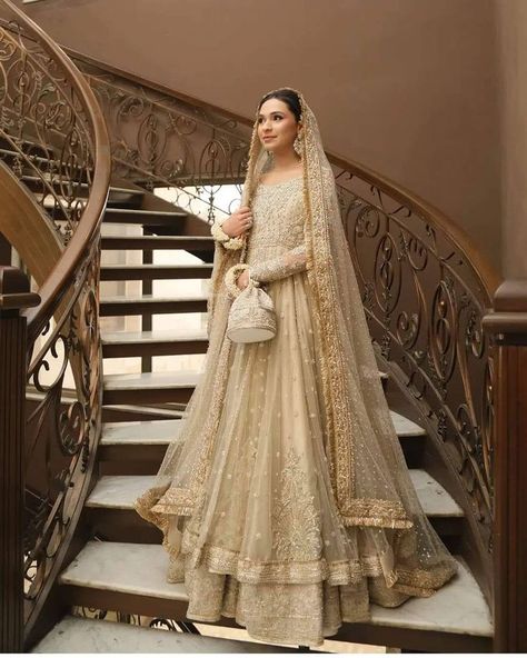 Pakistani Nikkah Bride, Indian Fancy Dress, Faiza Saqlain, Asian Wedding Dress Pakistani, Indian Wedding Gowns, Nikah Dress, Walima Dress, Desi Wedding Dresses, Nikkah Dress