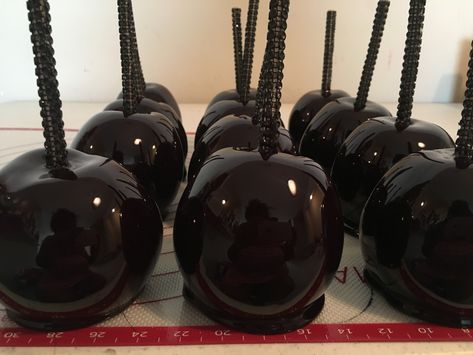 Black And White Candy Apples, All Black 25th Birthday Party, All Black Dessert Table, Black Dessert Ideas, Emo Sweet 16 Party Ideas, All Black Sweet 16, Color Party Ideas For Adults Black, Black Sweets Table, All Black Birthday Party Ideas