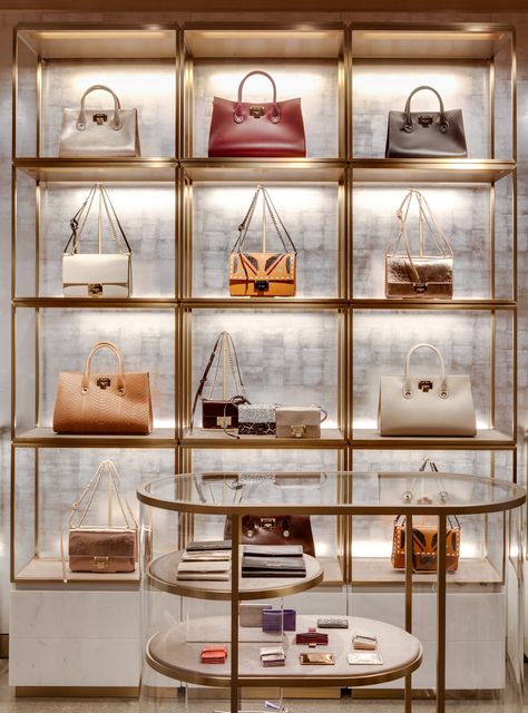 Photo: Scott Norsworthy Shoe Store Design, Handbag Display, Desain Pantry, Clothing Store Design, Walk In Closet Design, Store Design Boutique, Soho New York, Luxury Closets Design, Store Interiors