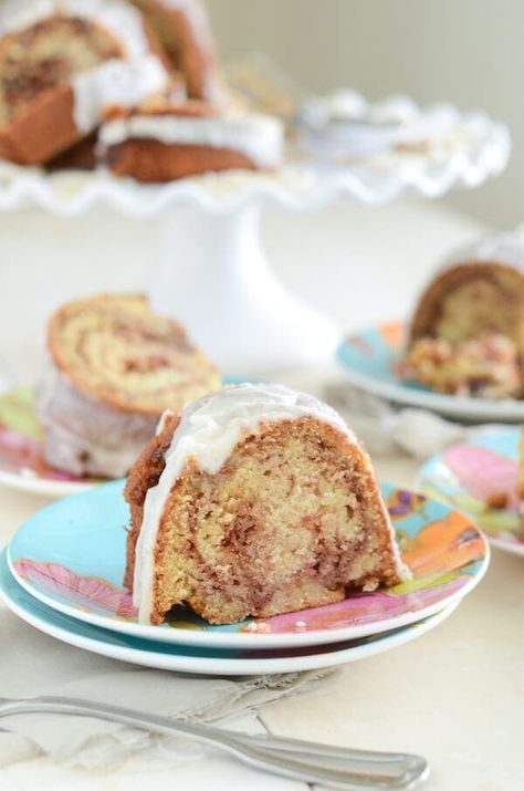 Honey Bun Cake! The perfect coffee cake! Moist Cinnamon Cake, Easy Bundt Cake Recipes, The Novice Chef, Honey Bun Cake, Bundt Recipes, Novice Chef, Bun Cake, Best Banana Pudding, Honey Bun