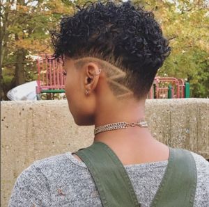 @esterlymelo Short Hair Designs, Shaved Hair Designs, Natural Hair Cuts, Tapered Hair, Natural Hair Short Cuts, Tapered Haircut, Girls Natural Hairstyles, Short Curly Haircuts, Haircut Designs