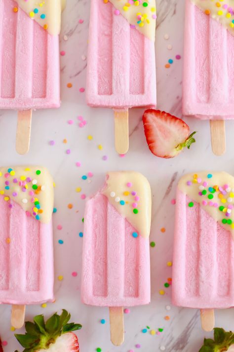 Freeze Pop Recipes, Popsicle Recipe For Kids, Make Popsicles, Milk Popsicles, Desserts For Kids, Desserts Fruit, Strawberry Popsicles, Desserts Summer, Summer Popsicles