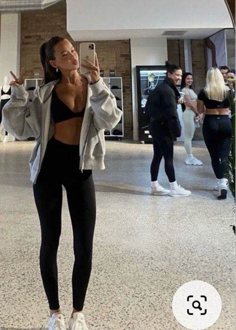 Gym Assesories, Exercise Outfits Aesthetic, Pilates Workout Outfit, Workout Sets Outfit Aesthetic, Gym Outfit Inspo Women, Cute Pilates Outfit, Pilates Aesthetic Outfits, Active Wear Aesthetic, Gym Workout Sets