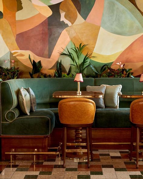 Commercial Interior Architecture, Eclectic Cafe, Restaurant Banquette, Abstract Murals, Restaurant Booth Seating, Madrid Restaurants, Mid Century Modern Wall Decor, Booth Seating, Commercial Architecture