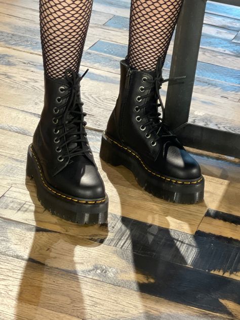 Fishnets And Docs Outfit, Doc Martens Fishnets, Soft Grunge Shoes, Black Boots Doc Martens, Docs And Fishnets, Fishnets And Doc Martens, Dr Martens Aesthetic Grunge, Doc Martens Outfit Alt, 90s Grunge Shoes