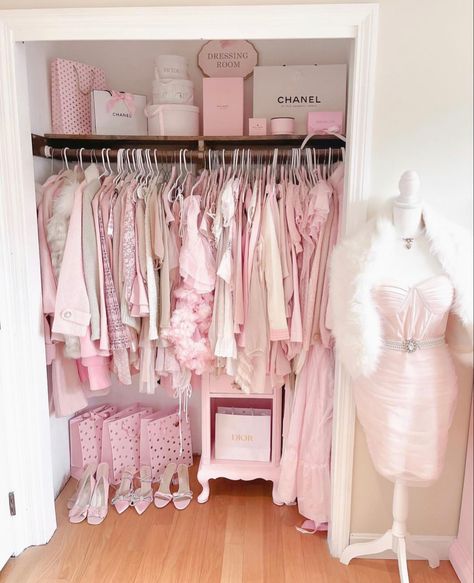 Closet Pink Aesthetic, Pink Aesthetic Wardrobe, Cute Closets, Coquette Walk In Closet, Cute Closet, Coquette Closet, Pink Closet Aesthetic, Girly Closet, Aesthetic Closet