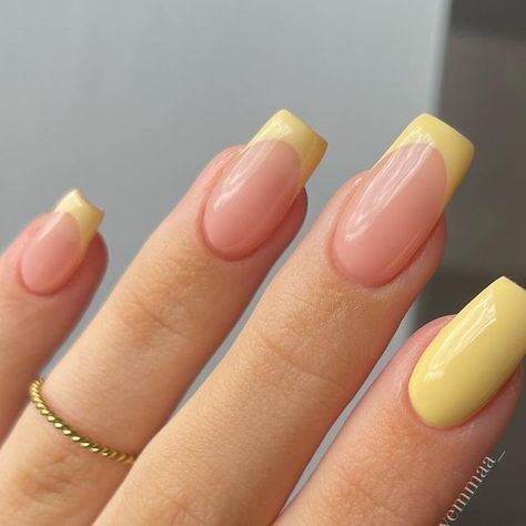 Yellow French Tip Gel Nails, Yellow French Tip Square, Light Yellow Nails French Tip, Yellow Biab Nails, Yellow Nails Design Square, Yellow Simple Nails, Pale Yellow French Tip Nails, Yellow Natural Nails, Pastel Yellow French Tip Nails