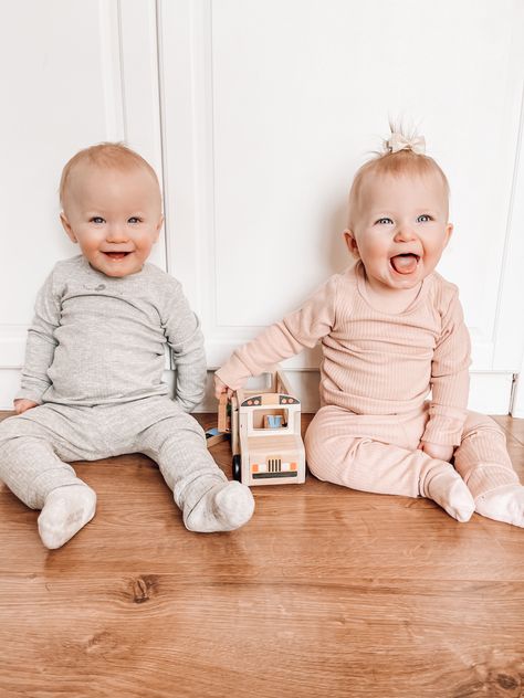 Twin Toddlers Boy And Girl, Fraternal Twins Boy And Girl, Cute Twins Boy And Girl, Blonde Twins Boy And Girl, Twins Pictures, Twin Babies Boy And Girl, Twin Baby Boy And Girl, Fraternal Twins Aesthetic, Baby Twins Boy And Girl