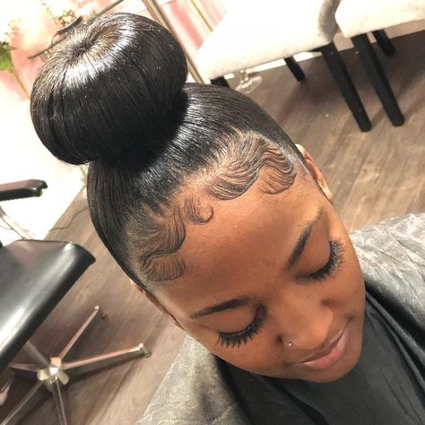 #hair #ideas #bun #babyhairs #edges Afro Puff Hairstyles, Two Buns Hairstyle, Donut Bun Hairstyles, Cute Bun Hairstyles, Donut Bun, Curly Bun Hairstyles, Natural Hair Bun Styles, Prom Hair Updo, Kids Curly Hairstyles