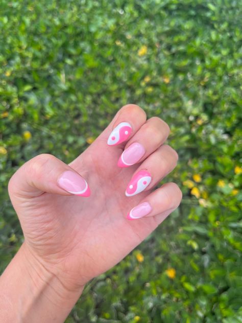 Pink And White Ying Yang Nails, Nail Inspo Ying Yang, Yin Yang Nails Pink, Pink Yin And Yang Nails, Yin Yang Nails Acrylics, Nail Designs Ying Yang, Ting Yang Nails, Pink Ying Yang Nails, Ying Yang Nails Acrylic