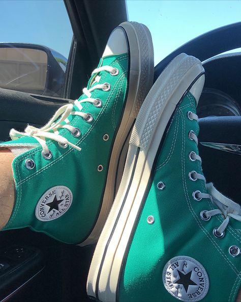 Converse Bleu, Colorful Converse, Teal Converse, Converse Aesthetic, Cute Converse, Trendy Shoes Sneakers, Green Converse, Outfits With Converse, Cute Sneakers