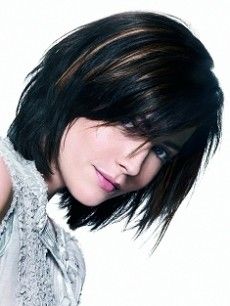 super cute Hair Couler, Razored Haircuts, Hair Clinic, Mandy Moore, Hairstyle Gallery, Hair Shades, Medium Hair Cuts, Jessica Alba, Short Bob Hairstyles