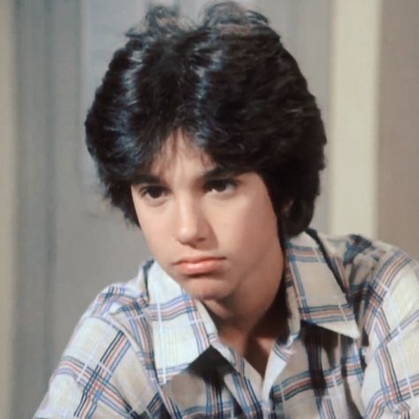 Ralph Macchio Fluffy Hair, Ralph Macchio Pfp, Ralph Macchio Side Eye, Ralph Macchio Funny Photos, Ralph Macchio Interview, 80s Haircuts, Ralph Macchio With His Kids, Karate Boy, Ralph Macchio The Outsiders