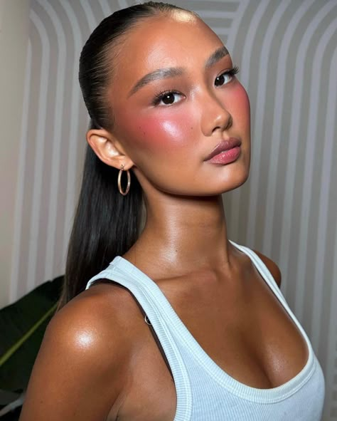 Maquillaje Glowy, 2024 Makeup, Bronzing Drops, Maquillage On Fleek, Mekap Mata, 20 Makeup, Swag Makeup, Fall Makeup Looks, Smink Inspiration