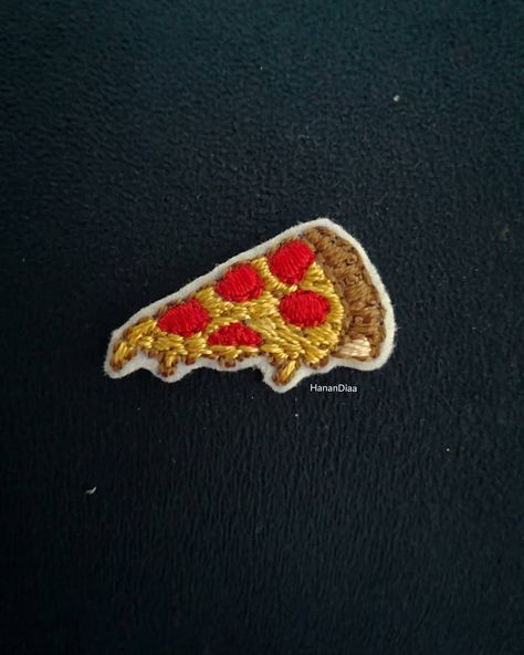 Embroidery Pizza Slice, Pizza Embroidery, Pizza Cat, Embroidery Hoodie, Hoop Embroidery, Hat Embroidery, Pizza Slice, Hand Embroidery Design, Embroidery Ideas