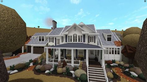 Modern Farmhouse Layout, Farmhouse Layout, Winter House Exterior, House Ideas Bloxburg, Bloxburg Room Ideas, Two Story House Design, House Plans With Pictures, Bloxburg House Ideas 2 Floor, House Decorating Ideas Apartments