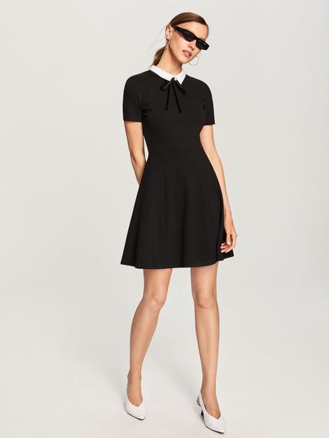 Dress with white collar Black Dress White Collar Outfit, Chic Black Dress With Collared Neckline, Black Dress With White Collar, White Collared Dress With Placket, White Collar Black Dress, Collar Dresses Outfit, Contrast Collar Dress, Sleeveless Collared Dress, Contrast Collar