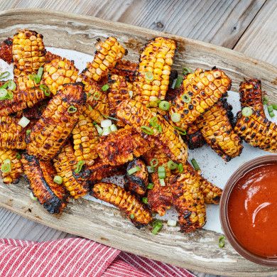 Grilled Barbecued Corn Ribs by Food Network Kitchen Pineapple Chili, Cheese Zucchini, Corn Ribs, Summer Vegetarian Recipes, Grilled Bacon, City Chicken, Barbecue Food, Michael Symon, Lemon Potatoes