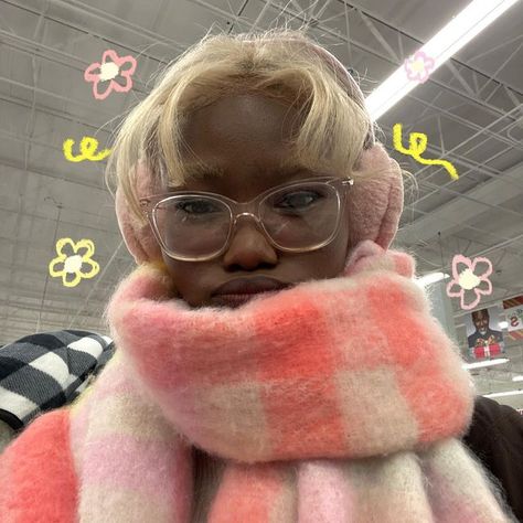 Scarf With Pockets, Photo Manga, Fuzzy Scarf, Dti Ideas, Face Drawing Reference, Black Femininity, Poses References, Instagram Look, Pose Reference Photo