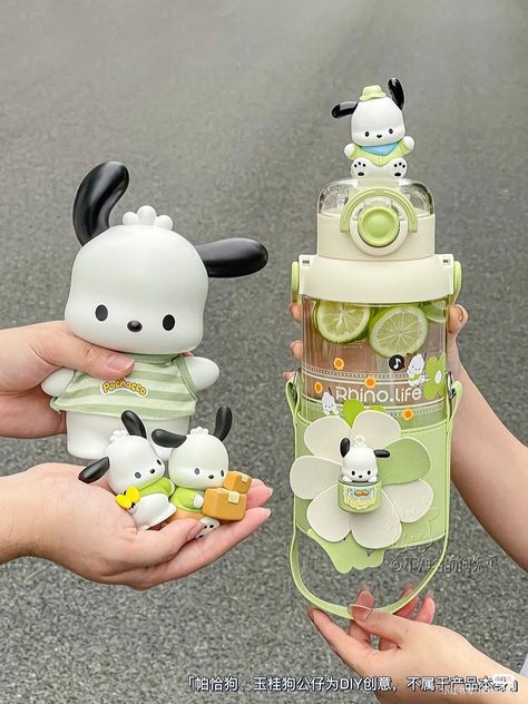 Kawaii Cups, Piskel Art, Diy Minecraft, Cute Water Bottles, Hello Kitty Items, Character Wallpaper, Baby Puppies, Birthday Wishlist, Cute Keychain