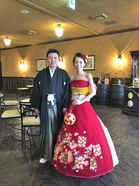 Shinto Wedding, Kimono Wedding Dress, Western Wedding Dress, Japanese Wedding Dress, Japanese Bride, Furisode Kimono, Kimono Gown, Western Wedding Dresses, Korean Traditional Dress